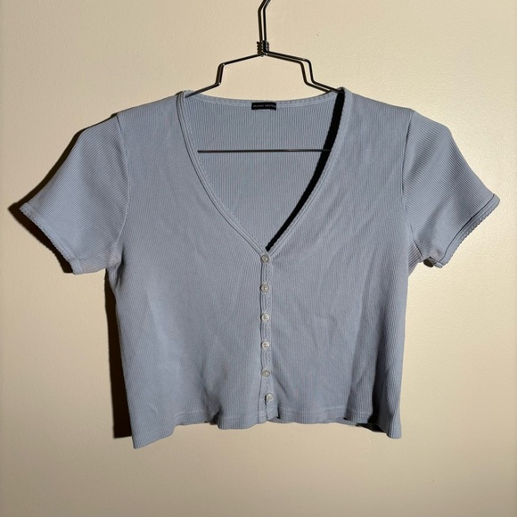 Brandy Melville Cropped V-Neck Button Down Top - Picture 1 of 6
